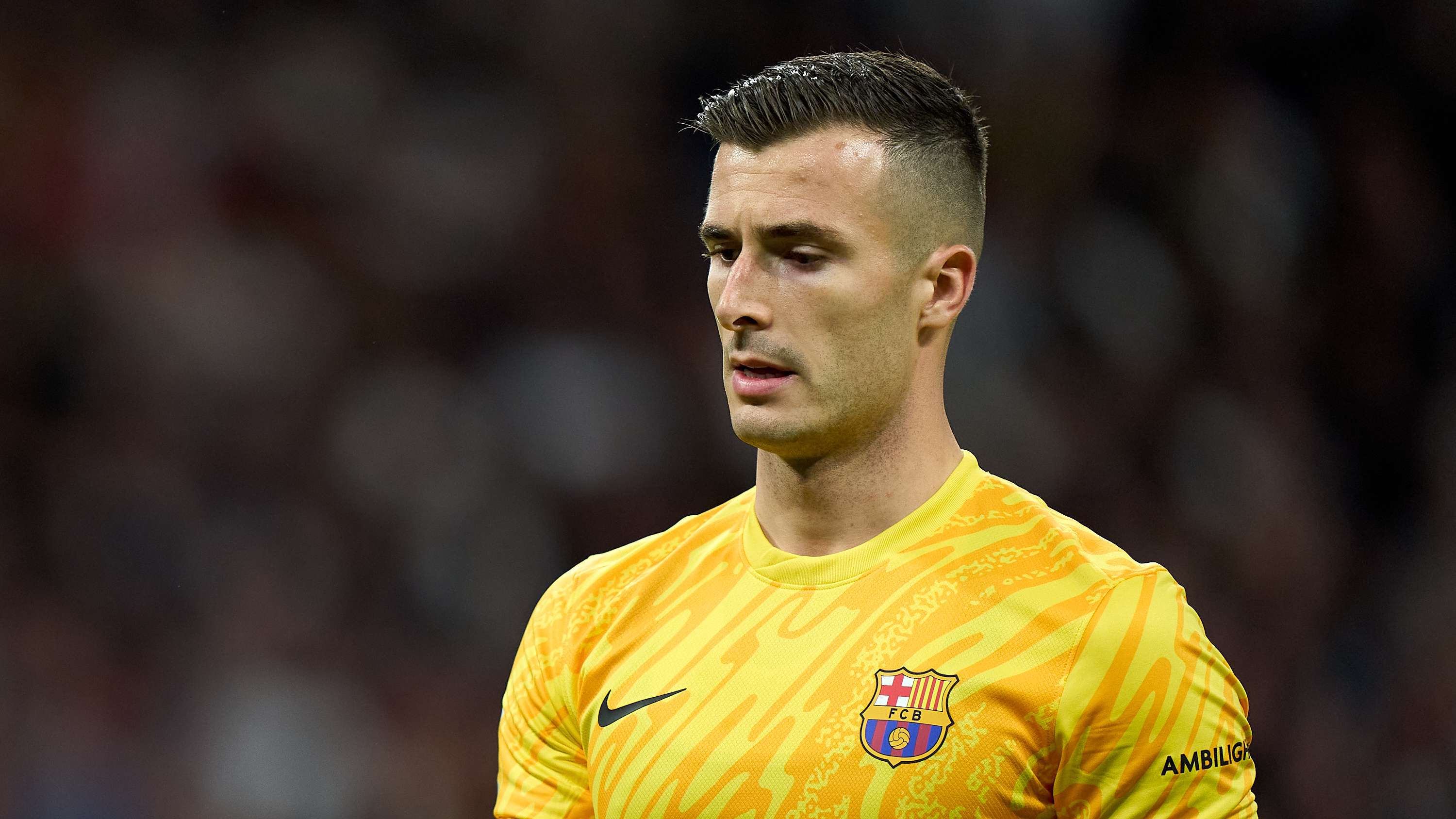 萬英鎊甚至 萬英鎊甚至