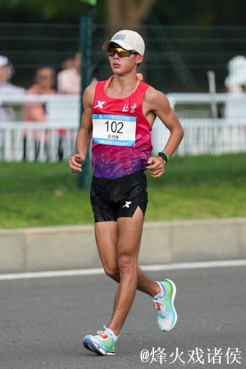 杨家玉与石升吉联手夺得马拉松竞走混合接力冠军 杨家玉与石升吉联手夺得马拉松竞走混合接力冠军