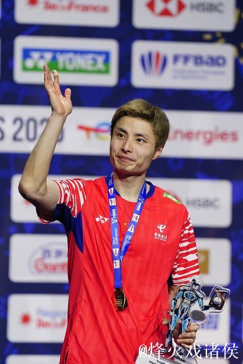 世界羽联总决赛 石宇奇不敌小波波夫,获男单亚军 世界羽联总决赛 石宇奇不敌小波波夫,获男单亚军